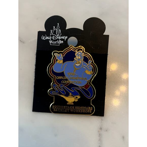 Vintage Walt Disney World Genie Lamp 1998 Convention Disney Trading Pin - Picture 1 of 3